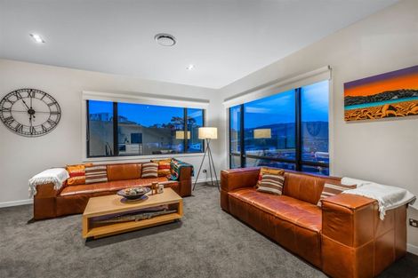 Photo of property in 19 Wangapeka Way, Aotea, Porirua, 5024