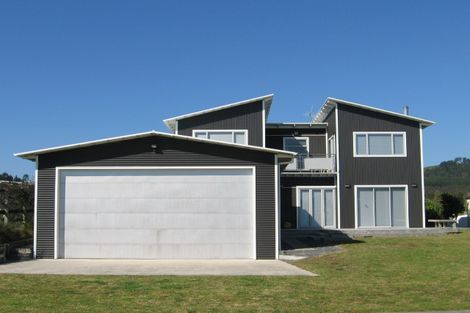 Photo of property in 19 Martin Place, Cooks Beach, Whitianga, 3591