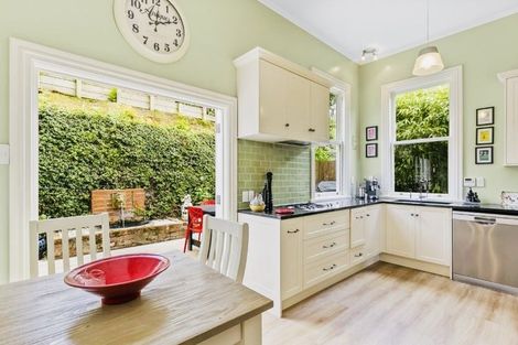 Photo of property in 13 Paisley Terrace, Karori, Wellington, 6012