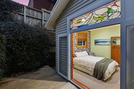 Photo of property in 42 Octavius Place, New Plymouth, 4312