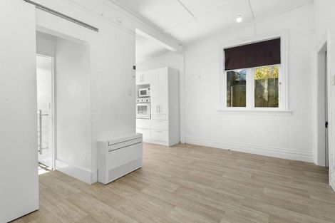 Photo of property in 5 Glendavar Street, Berhampore, Wellington, 6023
