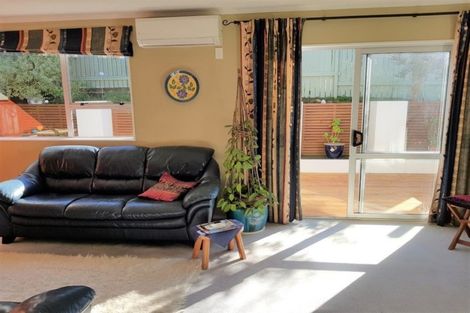 Photo of property in 18 Woolwich Close, Whitby, Porirua, 5024