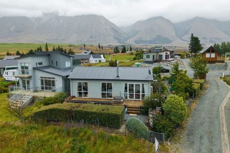 Photo of property in 98 Ohau Drive, Lake Ohau, Twizel, 9412