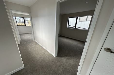 Photo of property in 16 Pohewa Road, Silverdale, 0932