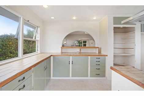 Photo of property in 3 Ngatoa Place, Glenfield, Auckland, 0629