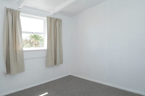 Photo of property in 25 Hemara Street, Waikanae Beach, Waikanae, 5036