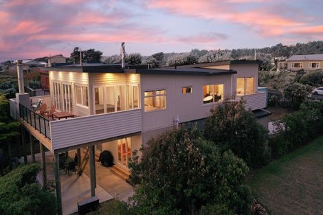 Photo of property in 5 Somerset Grove, Waitarere Beach, Levin, 5510