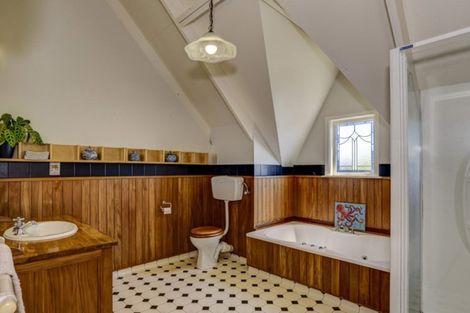 Photo of property in 4 Smith Road, Merrilands, New Plymouth, 4312