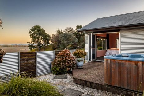Photo of property in The Woolshed, 15d Omarunui Road, Waiohiki, Napier, 4183