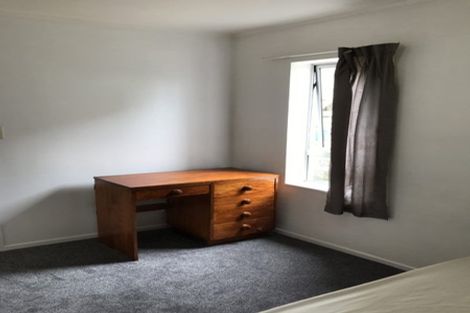 Photo of property in 1/44 Roberts Road, Glenfield, Auckland, 0629