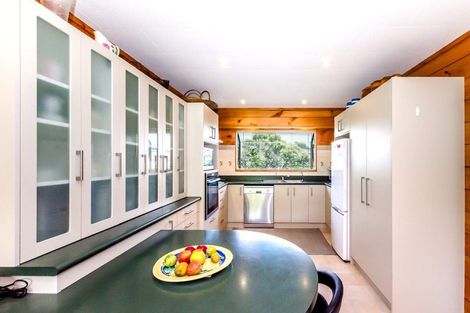 Photo of property in 6 Gates Road, Waikanae Beach, Waikanae, 5036