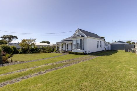 Photo of property in 14 Mouatt Street, Waitara, 4320