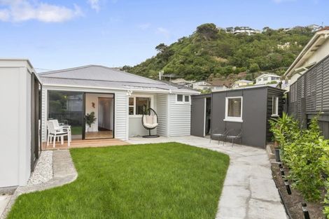 Photo of property in 40 Rua Street, Lyall Bay, Wellington, 6022