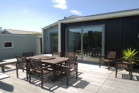 Photo of property in 22 Rauparaha Street, Waikanae Beach, Waikanae, 5036