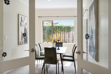 Photo of property in 16h Lincoln Road, Henderson, Auckland, 0610