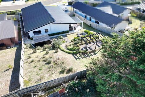 Photo of property in 17 Oxnam Place, Foxton Beach, Foxton, 4815