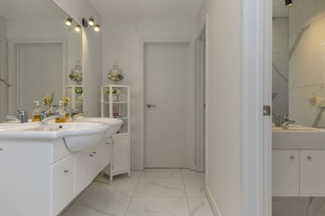 Photo of property in 28 Magnolia Rise, Waipahihi, Taupo, 3330