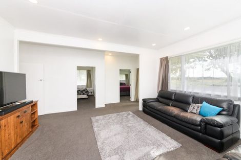 Photo of property in 977 Fitzherbert East Road, Aokautere, Palmerston North, 4471