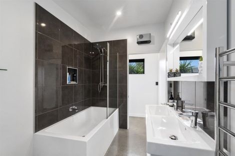 Photo of property in 10 Munich Place, Bromley, Christchurch, 8062