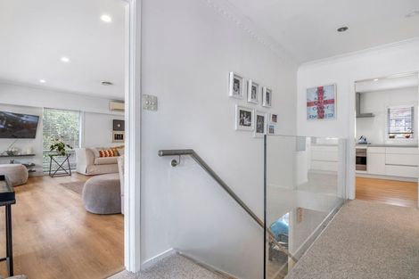 Photo of property in 13 Hartles Place, Mellons Bay, Auckland, 2014