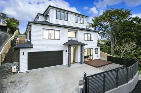 Photo of property in 7a Heathcote Road, Castor Bay, Auckland, 0620