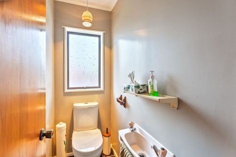 Photo of property in 69 Te Moana Road, Waikanae Beach, Waikanae, 5036