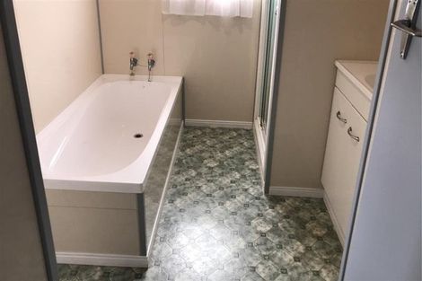 Photo of property in 174a Clevedon Road, Papakura, 2110