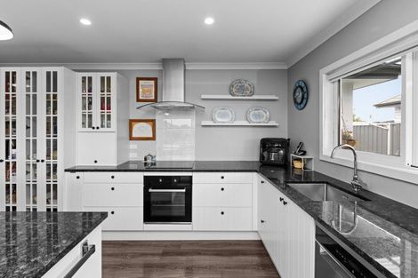 Photo of property in 10 Pelorus Avenue, Poraiti, Napier, 4112