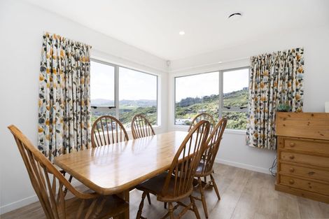 Photo of property in 27 Endeavour Drive, Whitby, Porirua, 5024