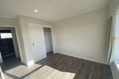 Photo of property in 1/60 Bruce Road, Glenfield, Auckland, 0629