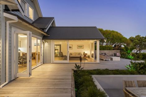 Photo of property in 21 Norwood Road, Bayswater, Auckland, 0622