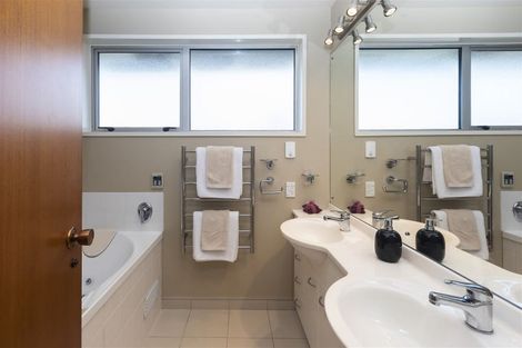 Photo of property in 53 Sayers Crescent, Ilam, Christchurch, 8041