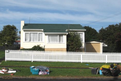 Photo of property in 24 South Street, Papakura, 2110
