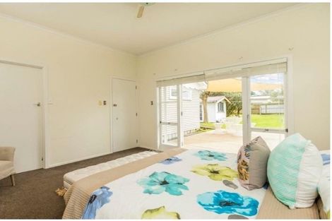 Photo of property in 4 Camp Road, Mount Wellington, Auckland, 1062