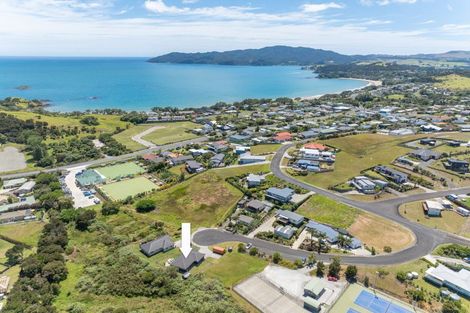 Photo of property in 9 Loke Crescent, Coopers Beach, 0420