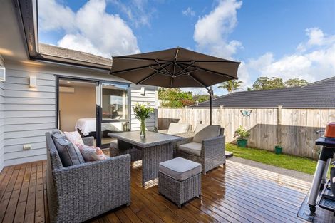 Photo of property in 39 Symes Drive, Red Beach, 0932