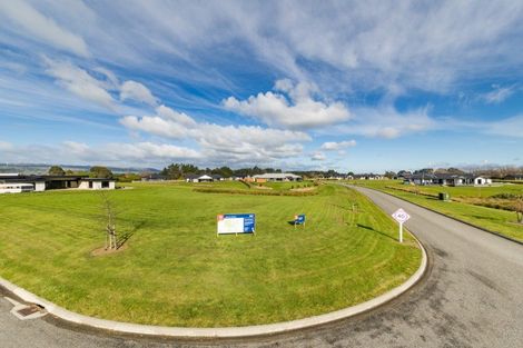 Photo of property in 75 Hartwell Drive, Kelvin Grove, Palmerston North, 4470