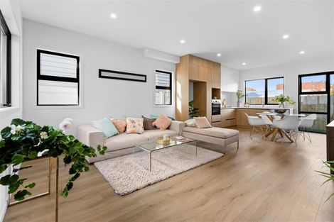 Photo of property in 3/25 Swanson Road, Henderson, Auckland, 0610