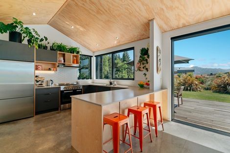 Photo of property in 19 Glenaray Crescent, Wanaka, 9305