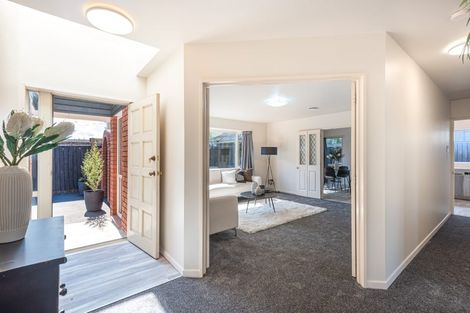 Photo of property in 2/116 Yaldhurst Road, Sockburn, Christchurch, 8042