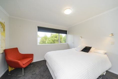 Photo of property in 4 Redwood Grove, Hokowhitu, Palmerston North, 4410