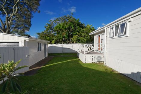 Photo of property in 44 Brandon Road, Glen Eden, Auckland, 0602