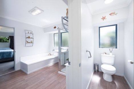 Photo of property in 2 Ross Street, Opua, 0200