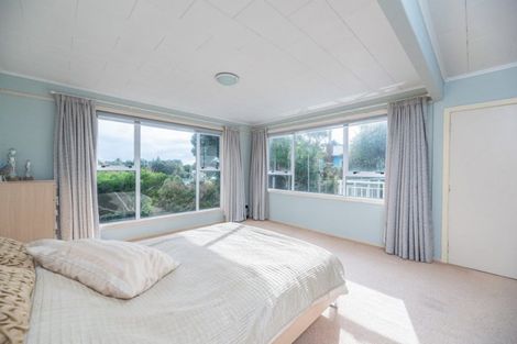 Photo of property in 19 Tennis Court Road, Raumati South, Paraparaumu, 5032
