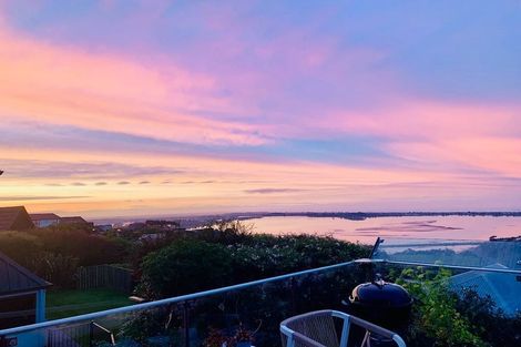 Photo of property in 11 Selleck Street, Mount Pleasant, Christchurch, 8081