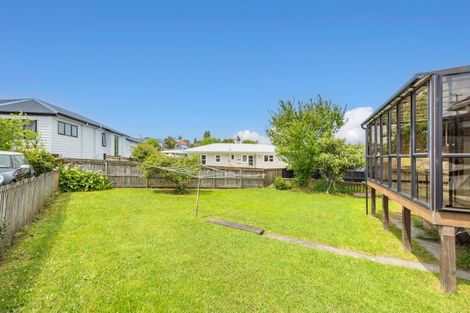 Photo of property in 2/1 Meadowvale Avenue, Forrest Hill, Auckland, 0620