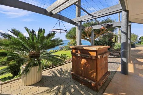 Photo of property in Signal Stn Road, Pouto, Te Kopuru, 0391