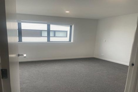 Photo of property in 22 Whakahui Lane, Mangere Bridge, Auckland, 2022