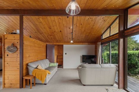 Photo of property in 6 Suzanne Grove, Kelvin Grove, Palmerston North, 4414