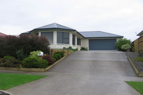 Photo of property in 34 Logan Way, Kelvin Grove, Palmerston North, 4414